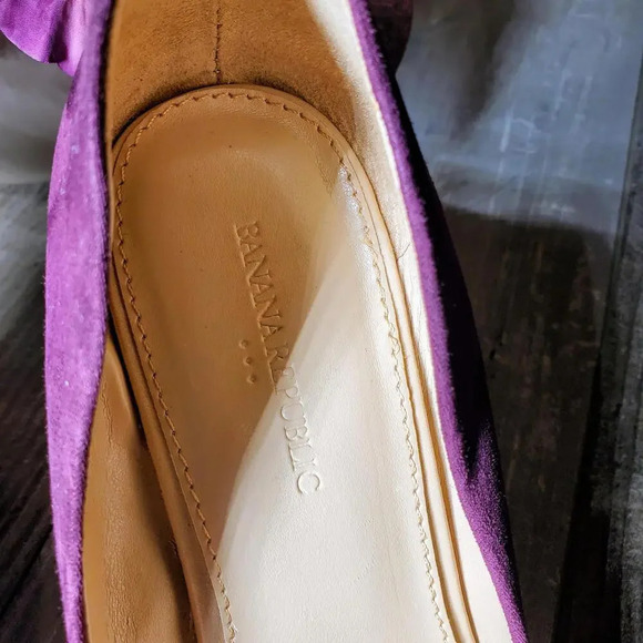 BANANA REPUBLIC Suede Round Toe Wedges Size 6 Wine Color - Picture 15 of 15